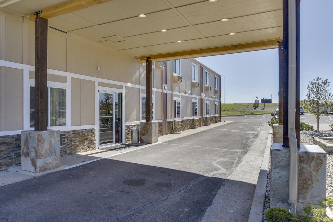 Super 8 By Wyndham Limon Hotell Eksteriør bilde